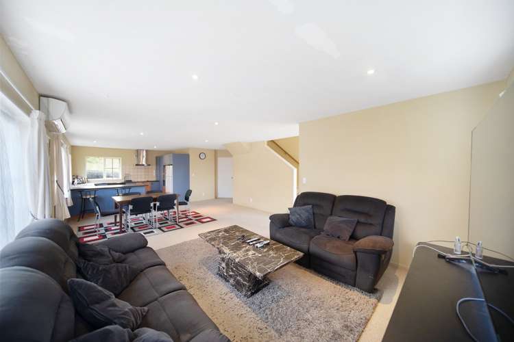 17 Fairchild Avenue Goodwood Heights_13