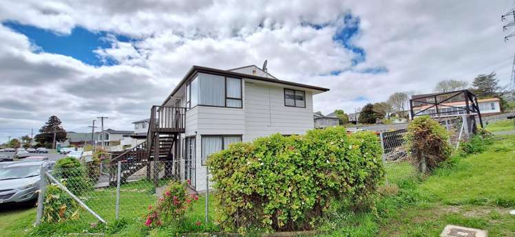 76 Staveley Avenue 10044_12