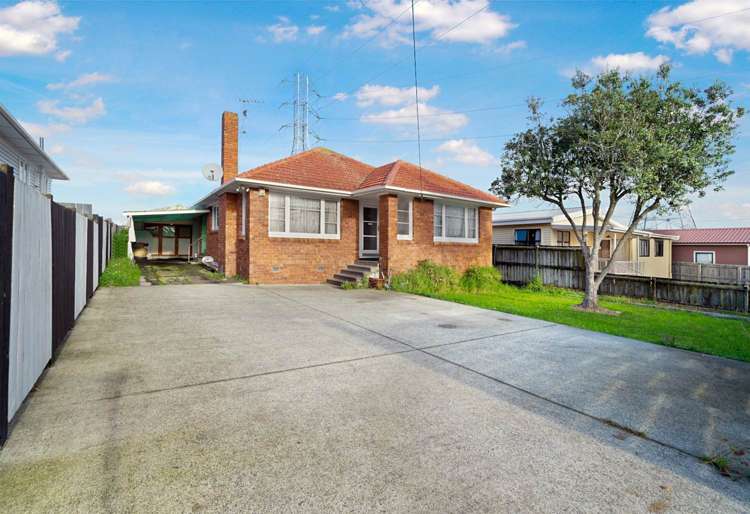 24 White Swan Road_5