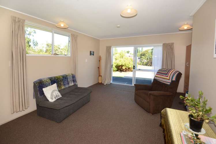 16 Kennard Crescent Karitane_16