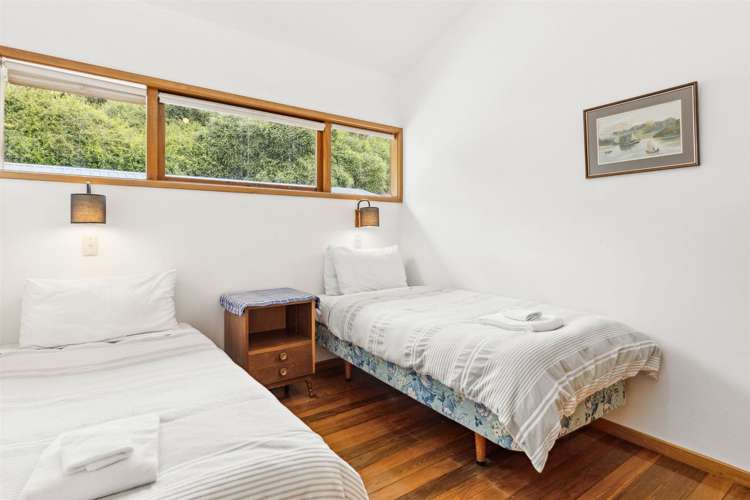 223 Beach Road Akaroa_14