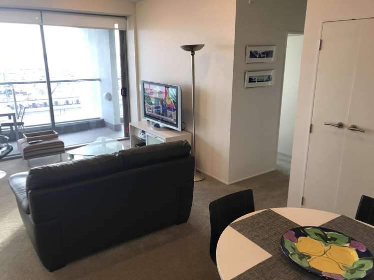 912/2 Beach Road_5