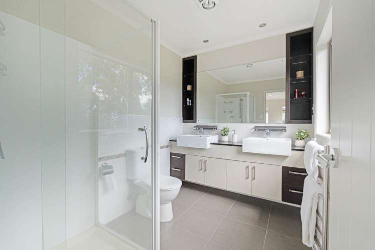 6 Huntington Park Drive Greenhithe_21