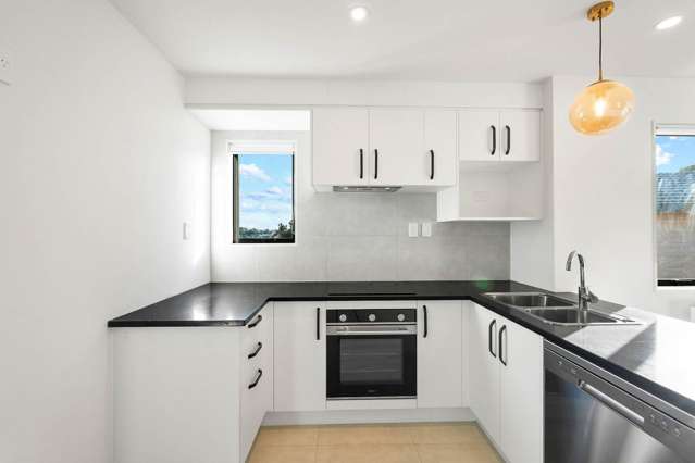 29/18 Hewlett Road Massey_3