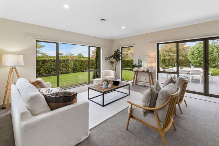 100 Mcmahon Drive Aidanfield_5