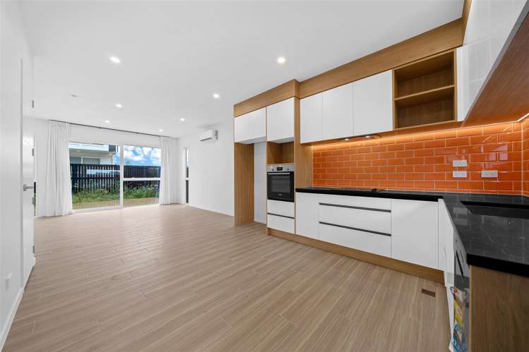 6 Longview Oak Lane Papakura_5