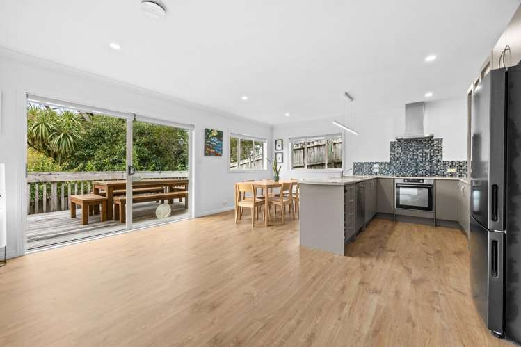21A Kelwyn Road Kelston_8