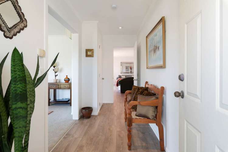 8 Newbliss Crescent East Tamaki Heights_8