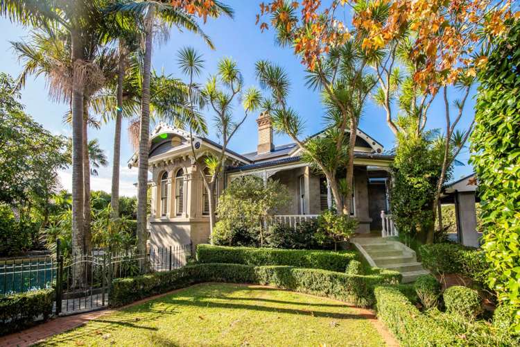 8 Claude Road Epsom_21