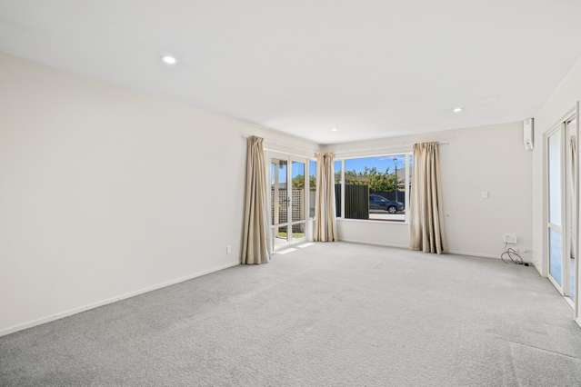 68 Kotuku Crescent Woolston_3