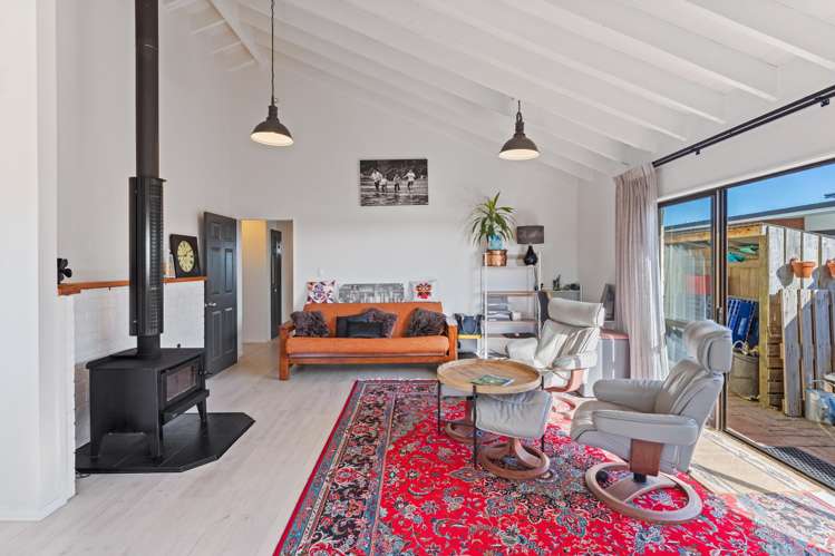 14 Koromiko Street Otaki Beach_12