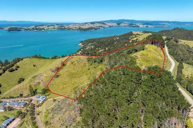 Rare Waiheke Dream Home Section