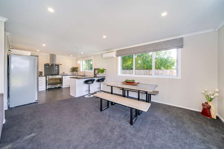 16 Poulson Grove Trentham_8