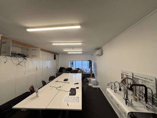 2/7 Glover Street Ngauranga_1