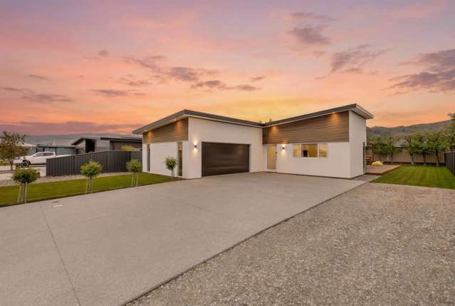 Boat, Caravan, Jet ski - all the space!