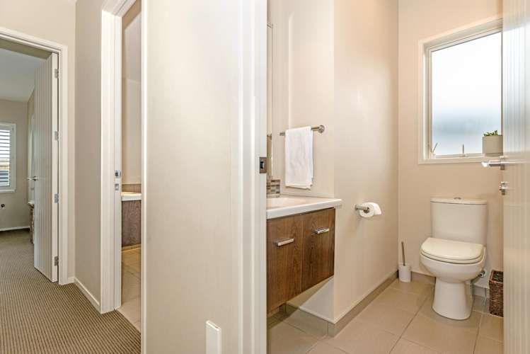 11 Charteris Rise Riverdale_16