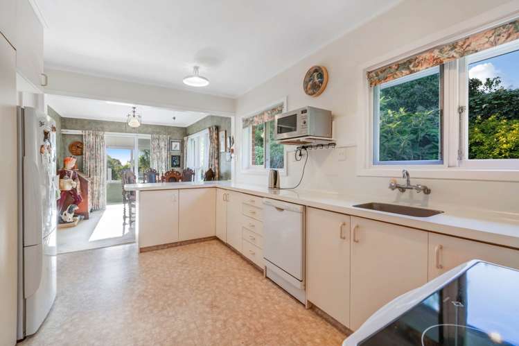 9 Porter Crescent Helensville_4