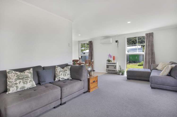 186 California Drive Totara Park_19