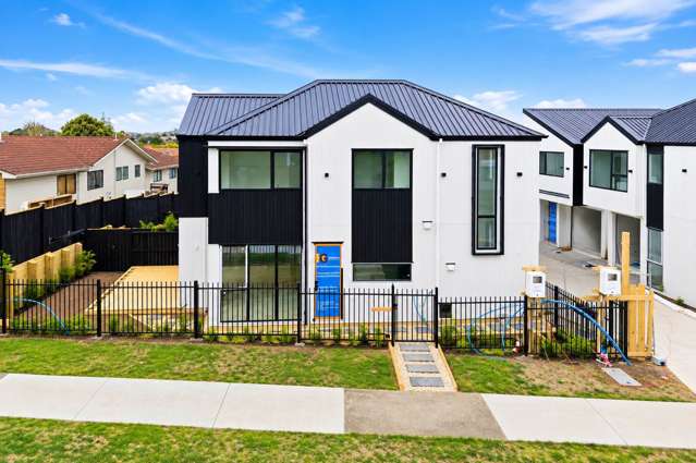 Brand New, Standalone & Freehold in Sunnyhills