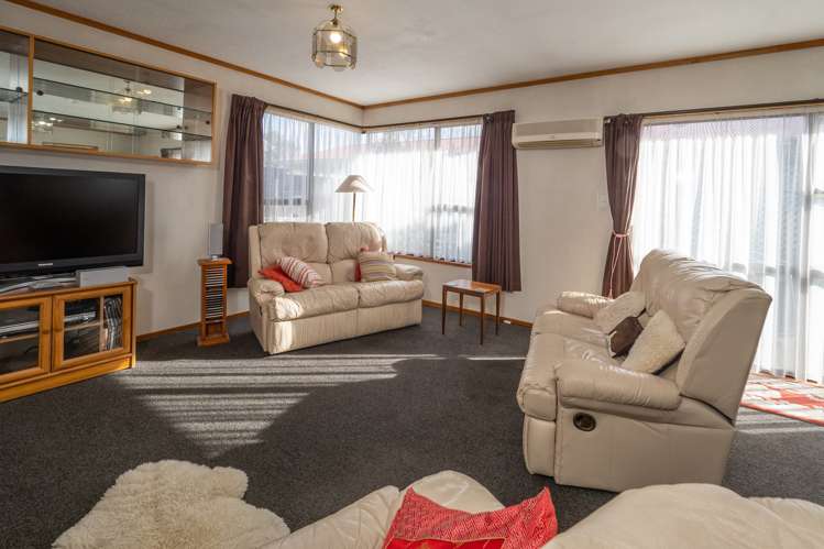 2/350 Burnett Street Ashburton_1