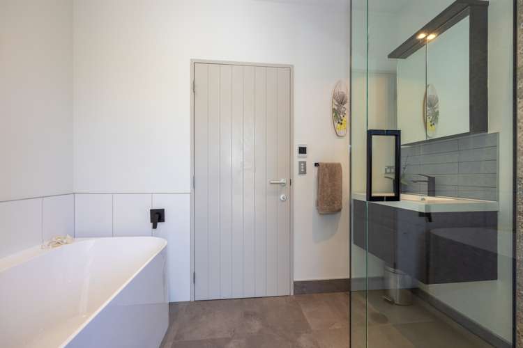 43 Hardie Place Albert Town_21