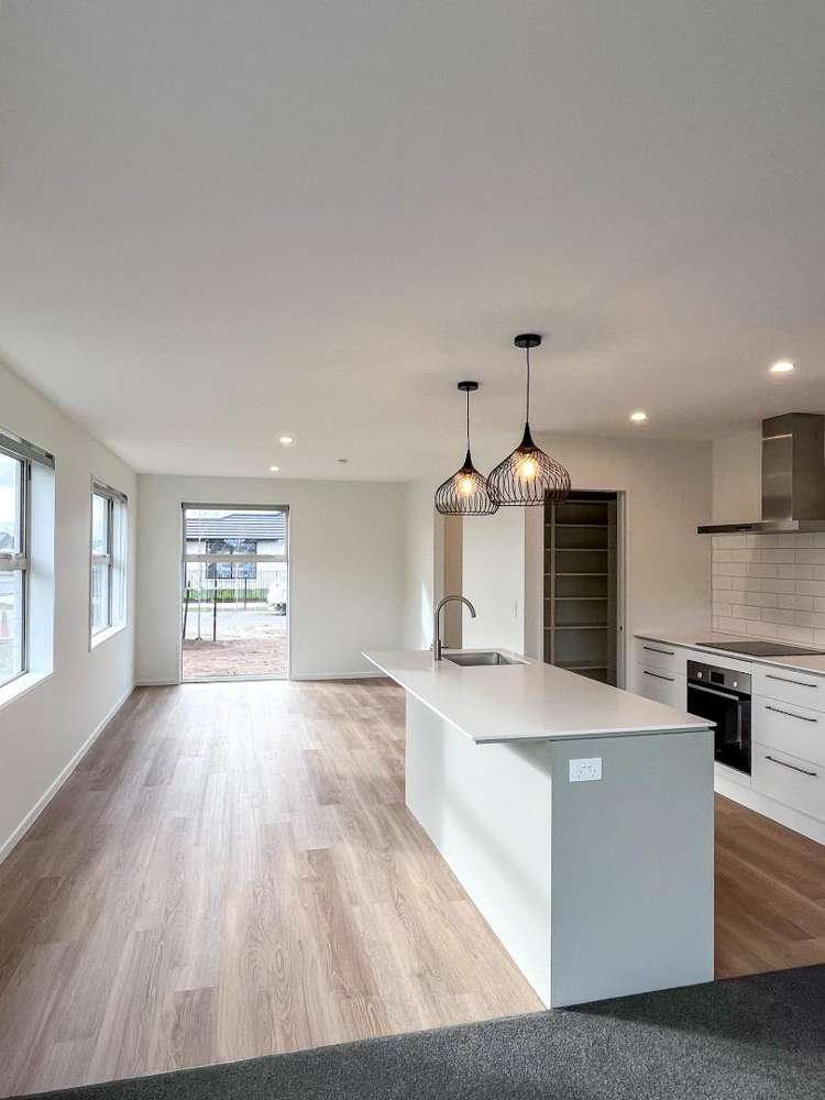 22 Accadia Drive 11103_3