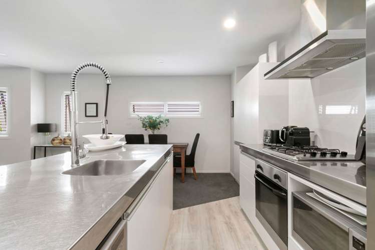 53/21 Hunters Park Drive Three Kings_5