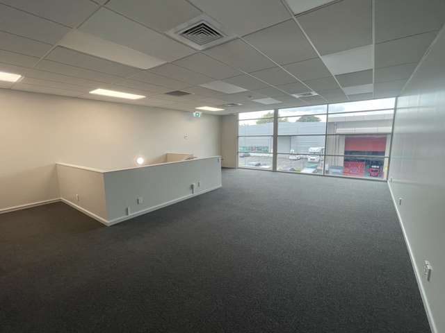 Unit E/61 Hugo Johnston Drive Penrose_4