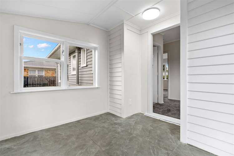 1 Sutton Crescent Papakura_11
