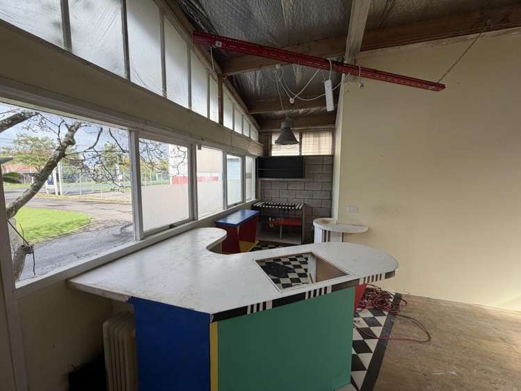 Front Tenancy, 46 Wharf Road Te Atatu Peninsula_6