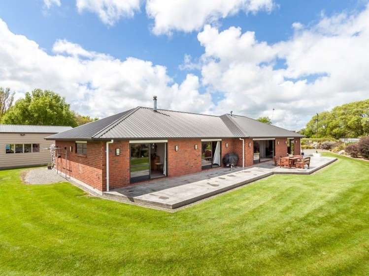 17 Cemetery Road Sanson_29