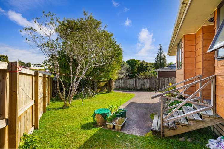 1/64 Meadowvale Rise Titirangi_8