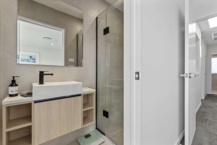 4/4 Jutland Road Hauraki_13