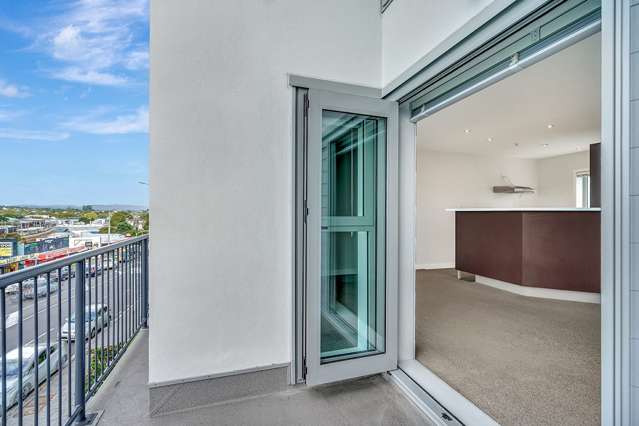 13/2 Western Springs Road Morningside_2