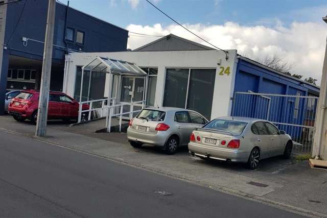 Smart  Showroom/warehouse - Petone