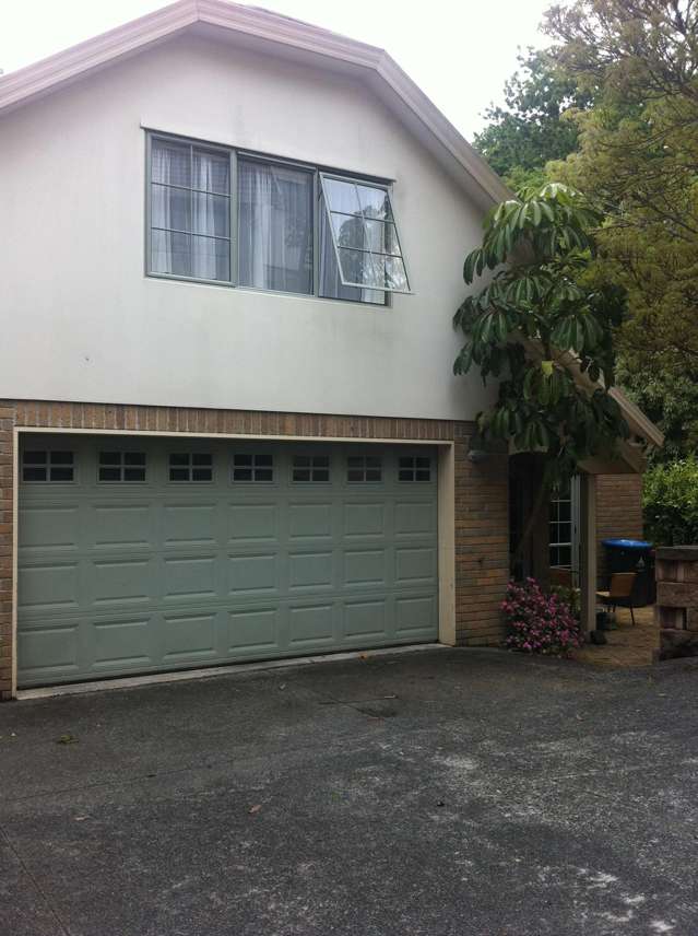 Super Large 3 Bedroom + Study Townhouse with Double Garage in Remuera