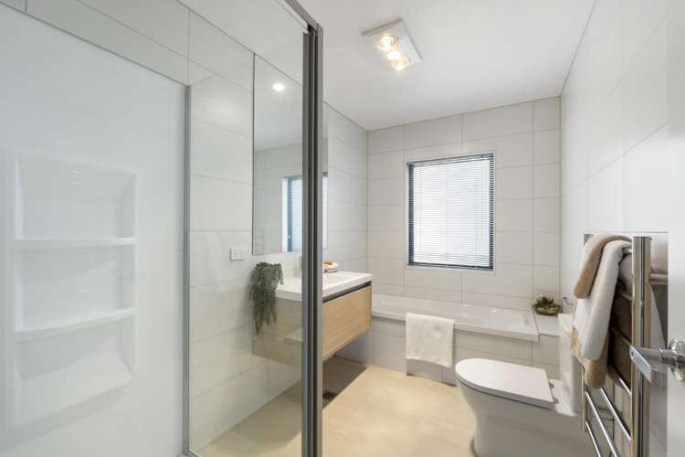 10 Paraone Crescent Conifer Grove_12