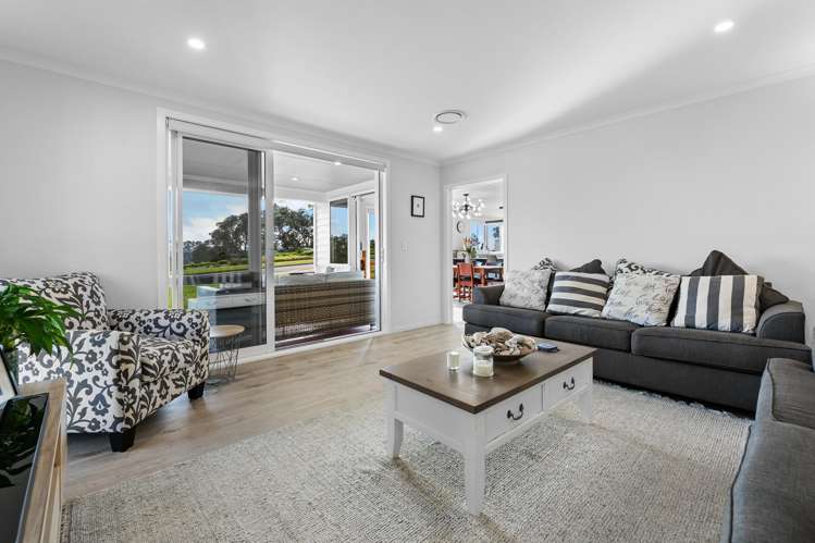 32 OMAHURU ROAD  "Kahawai Point" Glenbrook_15