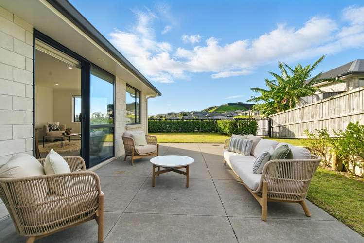 35 Ballintoy Park Drive Welcome Bay_16