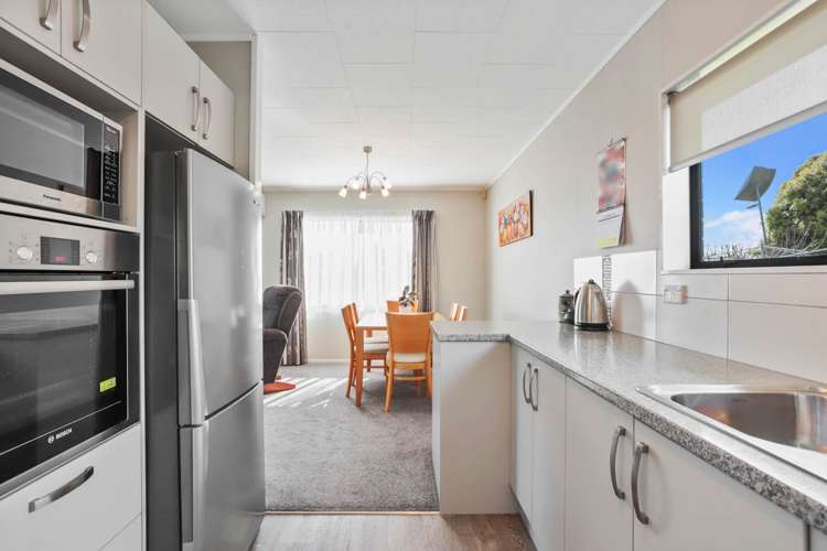 2/12 Miriam Corban Heights Henderson_5