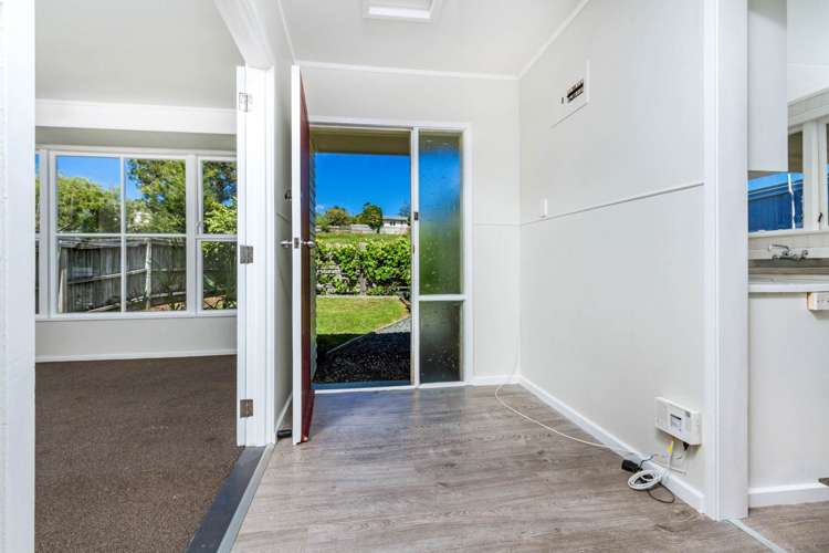 53 Taurus Crescent Beach Haven_11