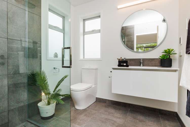 8 Roots Street East Feilding_15