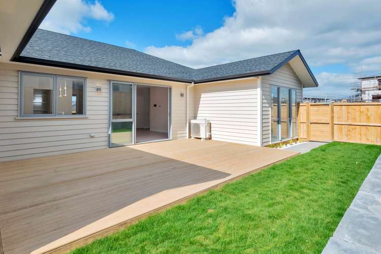 9 Canoe Lane Riverhead_25