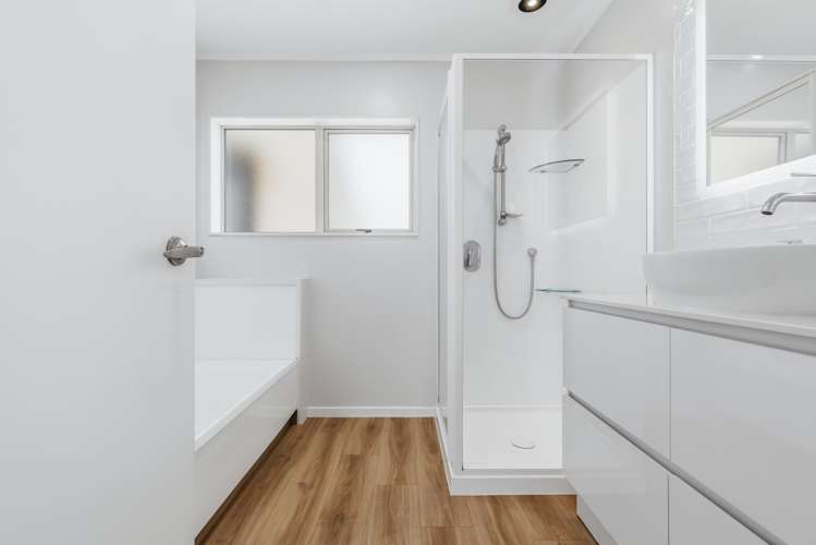 2/15 Kotare Street Hilltop_12