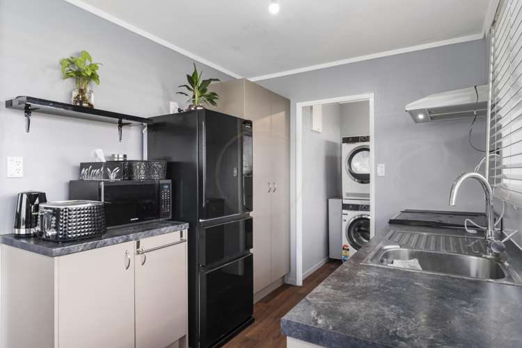 1/11 Volta Place Clendon Park_14