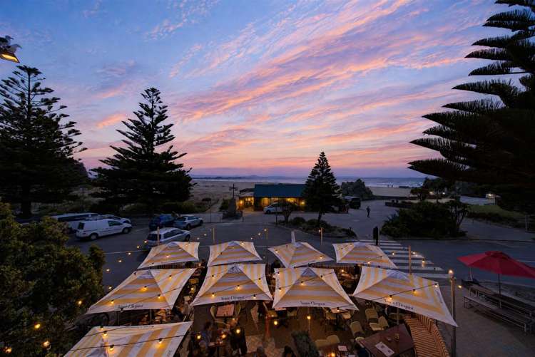 22A & 22B Esplanade Sumner_18