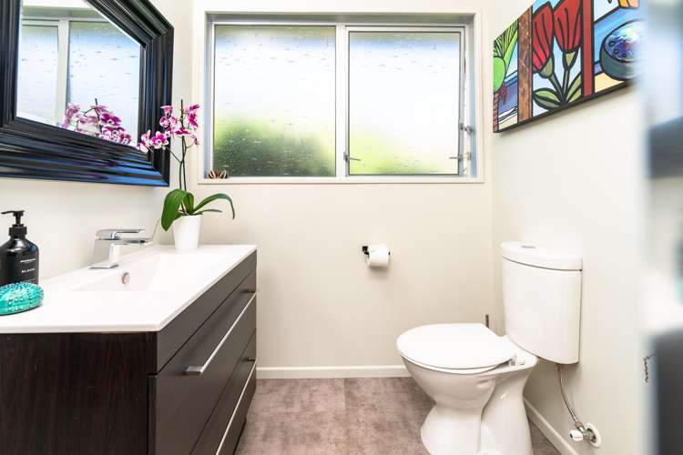 5/27 Beach Road Paekakariki_24