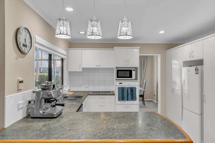 27 Maghera Drive East Tamaki Heights_6