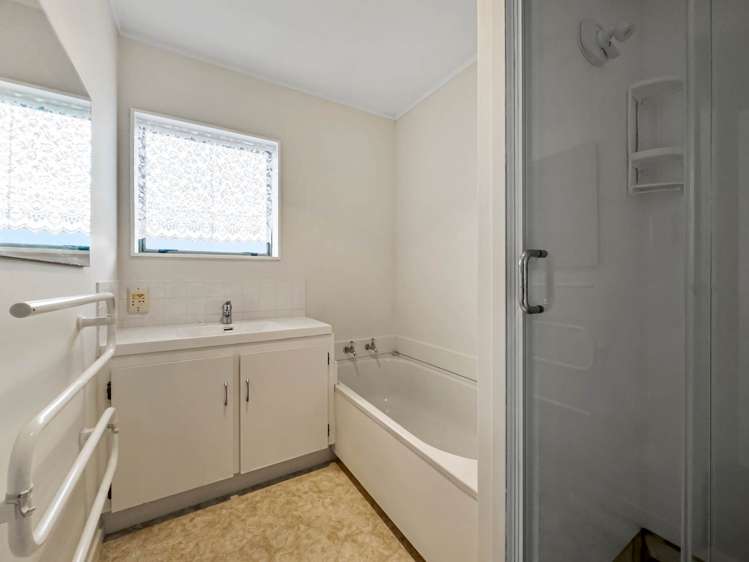 2/12 Duke Street Papakura_7