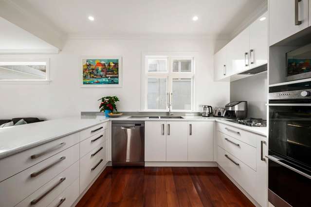 6 Bentinck Avenue Strathmore Park_4